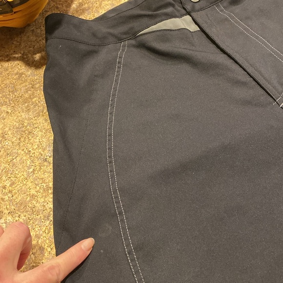 Pearl Izumi Men’s Cycling Shorts Medium Black With Some Stains - Picture 6 of 17